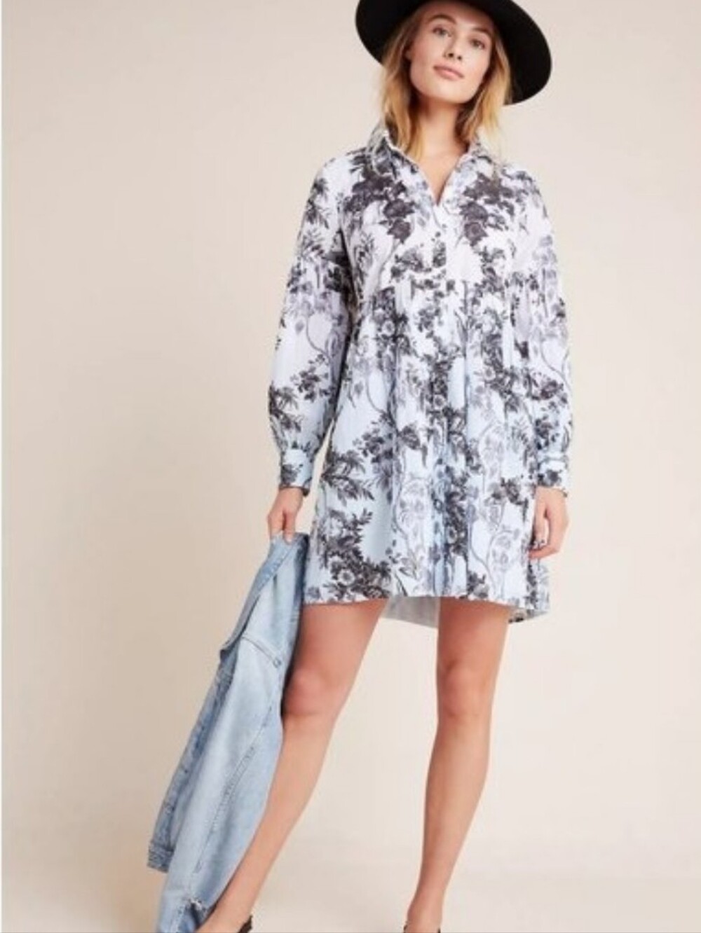 Anthropologie Lavinia White and Light Gray With Embroidered Front Detail